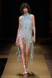 28285184_versace-hc-rf16-1428.jpg