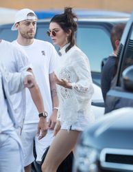 28310232_Kendall-Jenner-in-Shorts-at-Nob