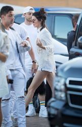 28310233_Kendall-Jenner-in-Shorts-at-Nob