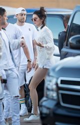28310234_Kendall-Jenner-in-Shorts-at-Nob