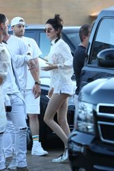 28310237_Kendall-Jenner-in-Shorts-at-Nob
