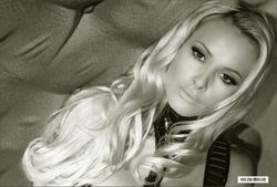 Zdenka Podkapova - Photoset 59 v565vl1la3