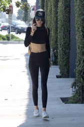 28968236_Kendall-Jenner-in-Tights--04.jp