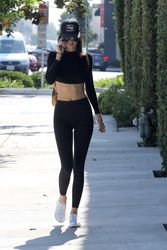 28968270_Kendall-Jenner-in-Tights--28.jp