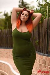 Lucy Vixen - Sexy Green Dressv5namp7nge.jpg