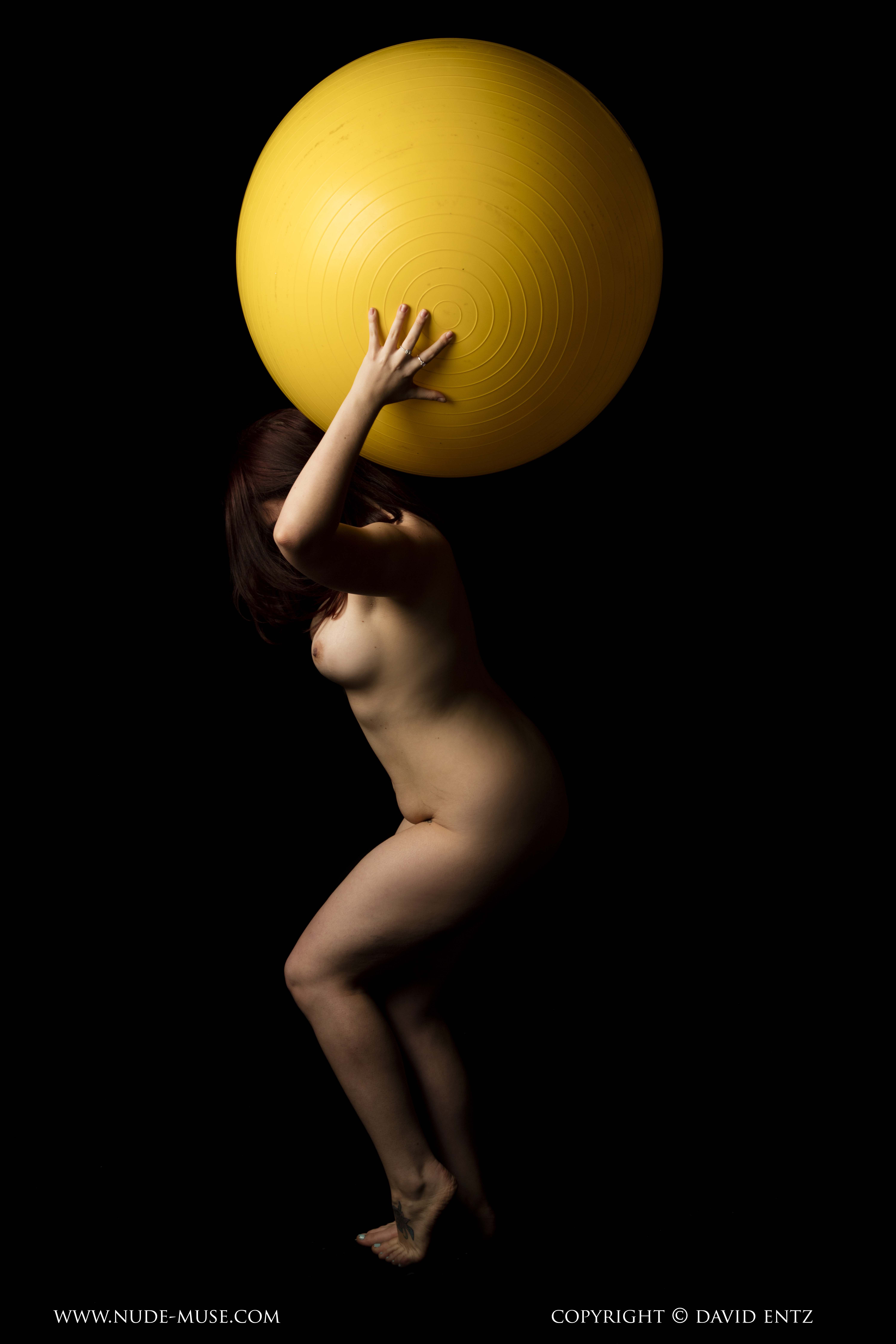 nude muse raven yellow ball 014